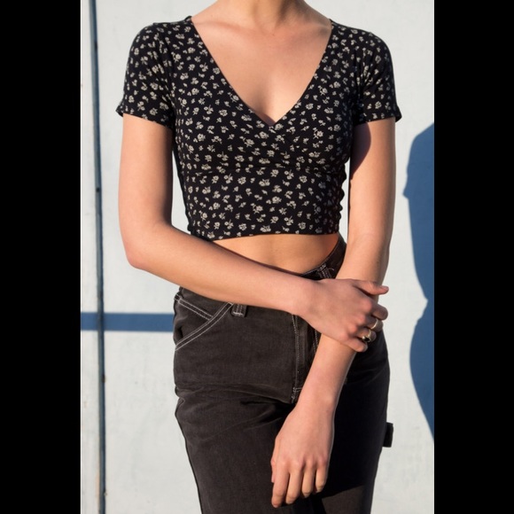Brandy Melville Tops Brandy Melville Floral Amara Top Poshmark Brandy Melville Tops Brandy Melville Floral Amara Top Poshmark